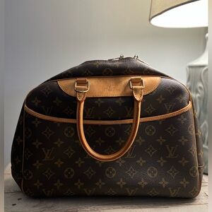 Louis Vuitton Deauville Monogram Canvas bag